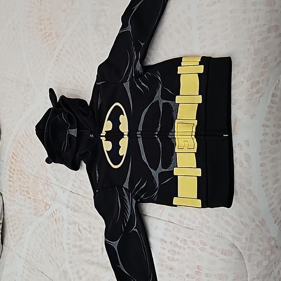Batman Hooded Jacket and Batman Cap - Picture 7 of 12